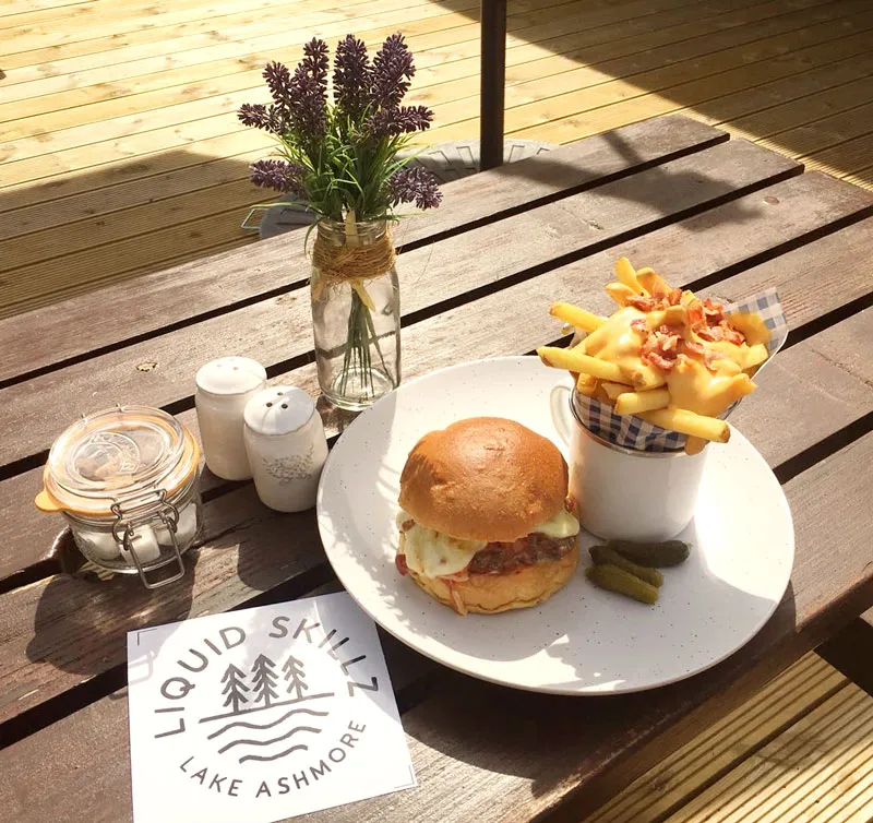 Lake Ashmore café food